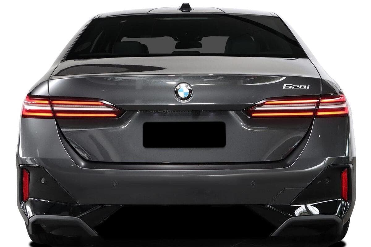 2025 BMW 5 Series 520i M Sport G60 Auto image 3