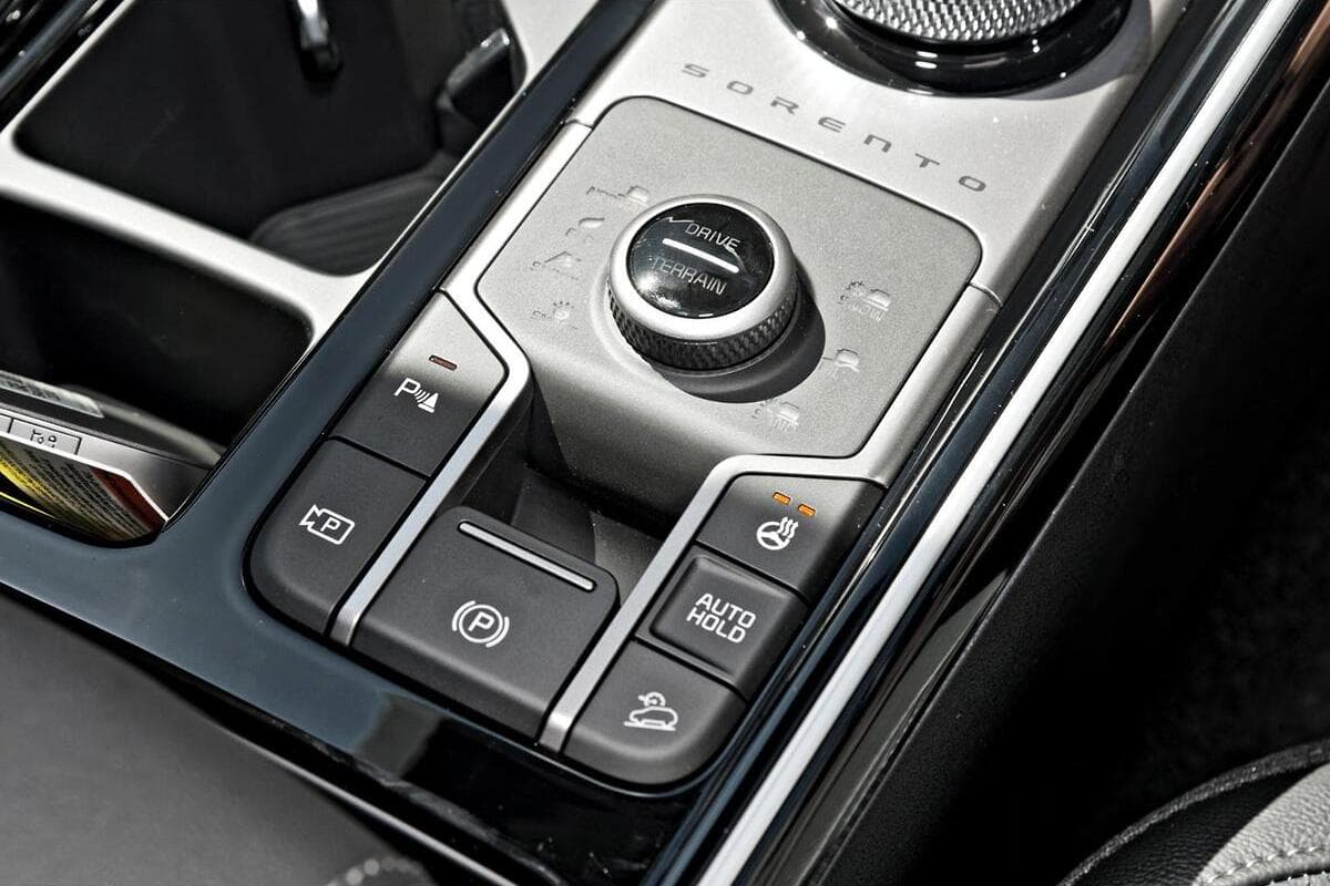 2024 Kia Sorento Sport+ Auto AWD MY25 image 15