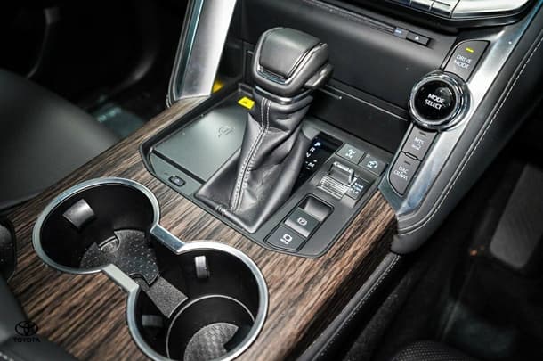 2024 Toyota Landcruiser VX image 23