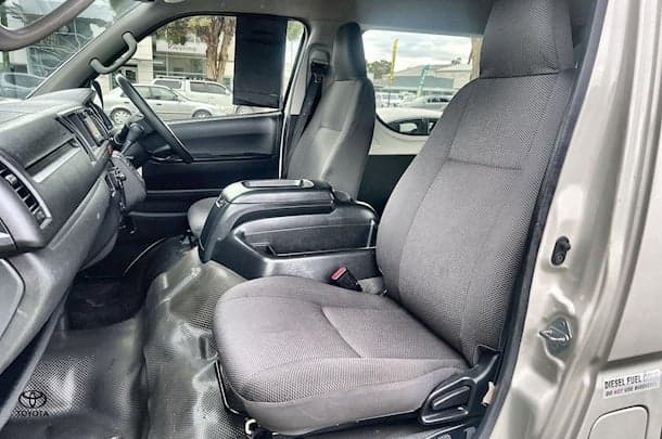 2017 Toyota Hiace SLWB image 23