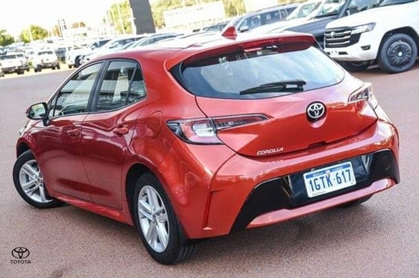 2018 Toyota COROLLA Ascent Sport image 2