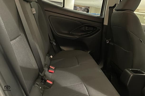 2023 Toyota Yaris Cross Hybrid GXL image 13