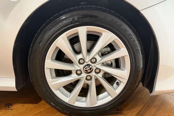 2021 Toyota Camry Ascent image 9
