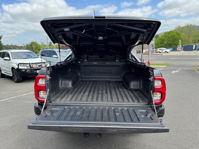 2022 Toyota Hilux SR5 image 19