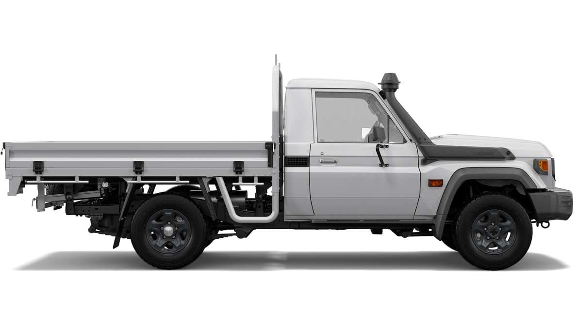 2024 Toyota LandCruiser 79 GX Single-Cab Cab-Chassis Differential Locks option image 2