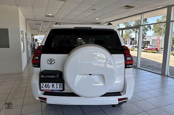 2022 Toyota Prado GXL image 10