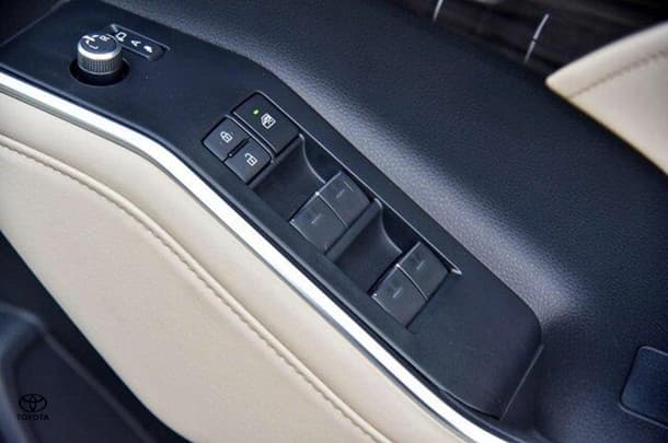 2023 Toyota Kluger Hybrid AWD GRANDE image 15