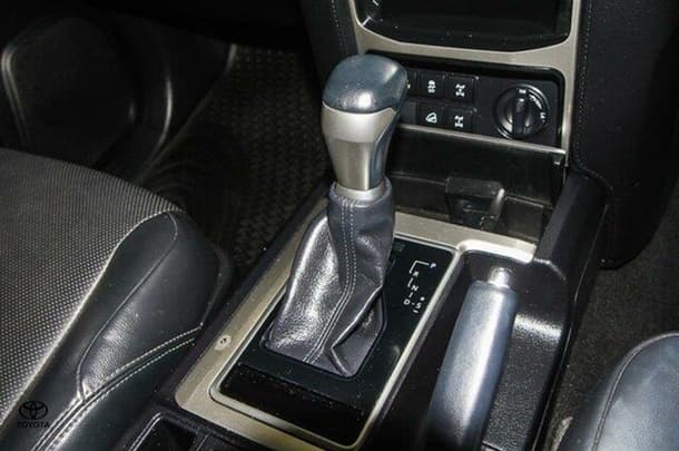 2019 Toyota Prado GXL image 8