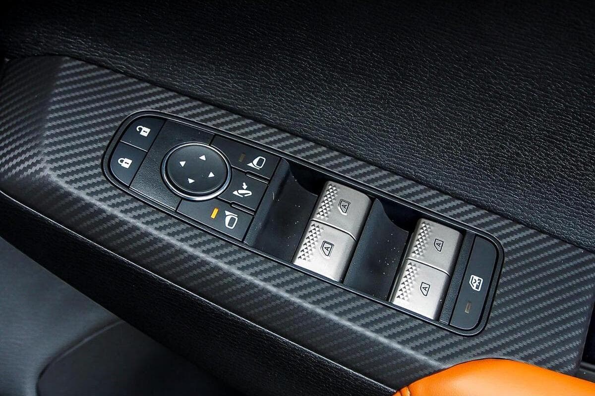 2025 Mitsubishi Outlander Exceed Tourer ZM Auto AWD MY24 image 16