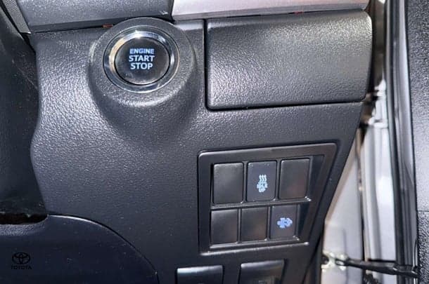 2019 Toyota Hilux SR5 image 15