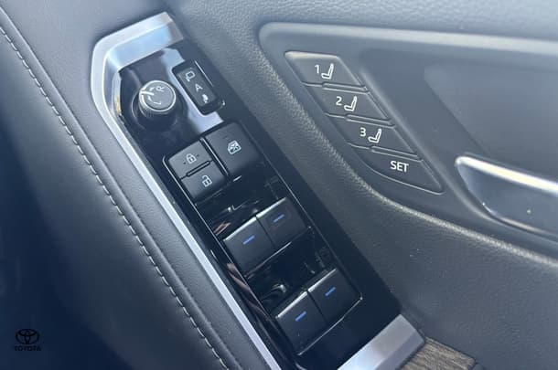 2022 Toyota Landcruiser Sahara image 21