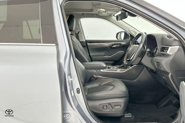 2021 Toyota Kluger AWD GRANDE image 16