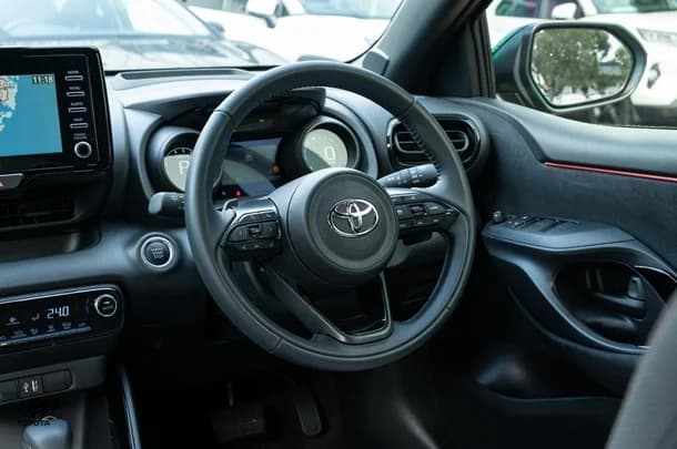 2023 TOYOTA Yaris ZR image 9