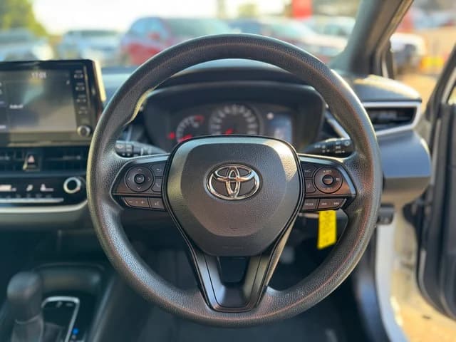 2018 Toyota Corolla Hatch Ascent Sport image 11