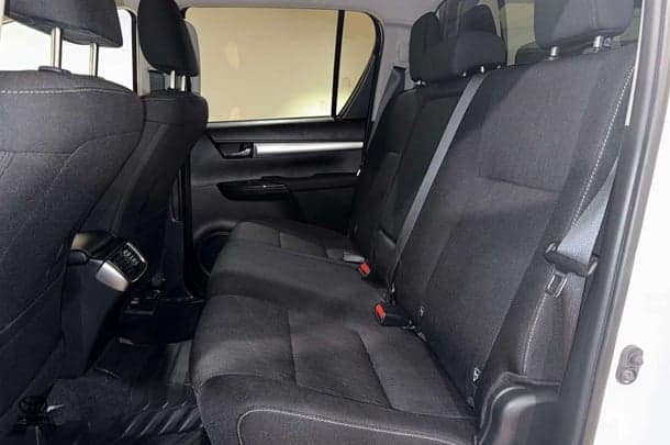 2023 Toyota Hilux SR5 image 5