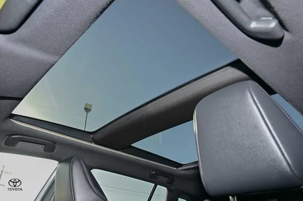 2023 Toyota Corolla Cross Atmos image 11