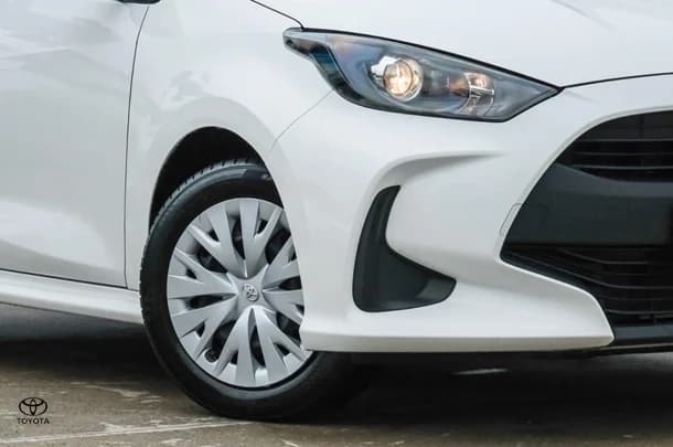 2022 Toyota Yaris Ascent Sport image 6