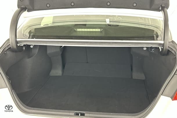 2020 Toyota Camry Hybrid Ascent image 30