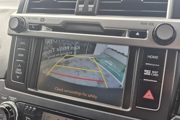 2017 Toyota Prado VX image 18