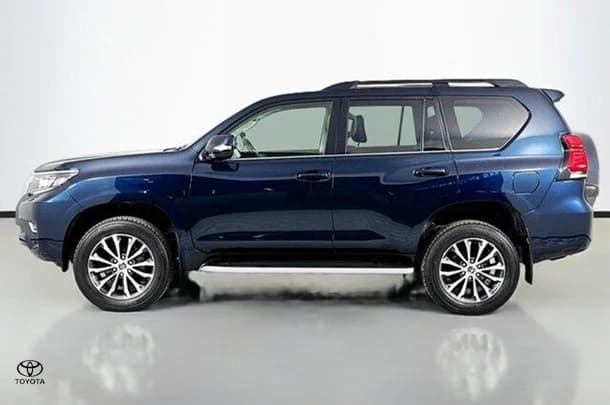 2023 Toyota Prado Kakadu image 5