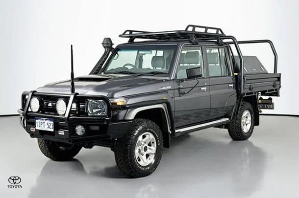 2020 Toyota LANDCRUISER MILITARY GXL image 4