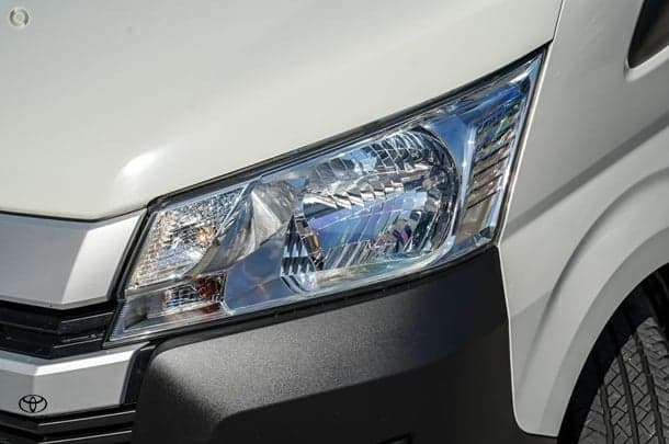 2022 Toyota HIACE SLWB image 11