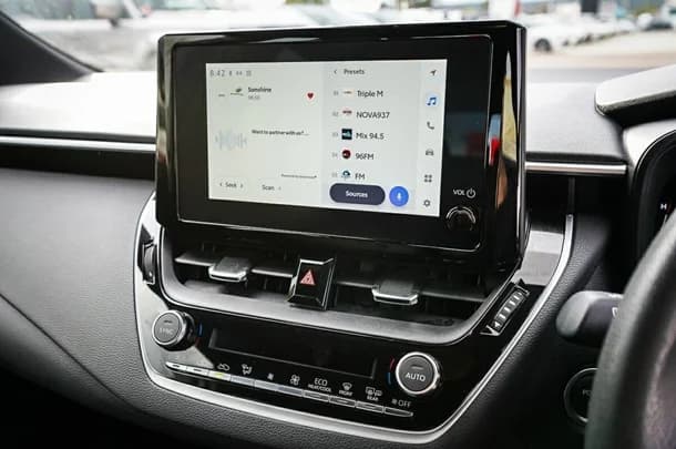 2024 Toyota Corolla Hatch Hybrid Ascent Sport image 19