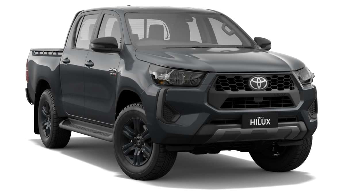 2024 Toyota Hilux 4x4 SR Diesel Double-Cab Pick-Up image 1