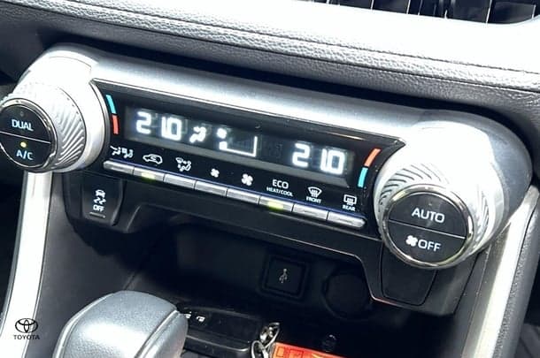 2021 Toyota RAV4 Hybrid GX AWD image 17