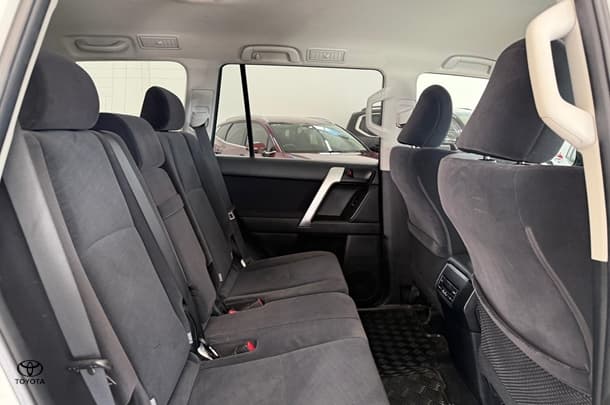 2022 Toyota Prado GXL image 17
