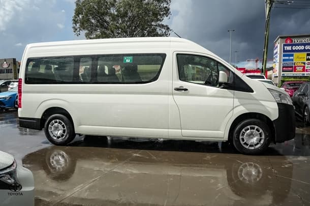 2025 Toyota HIACE SLWB image 7