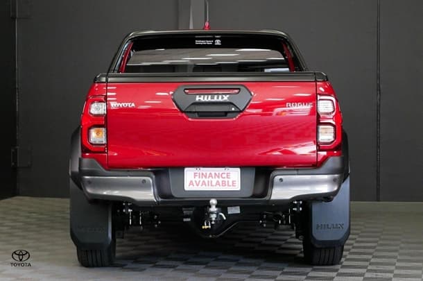 2024 Toyota Hilux 4x4 Rogue image 5