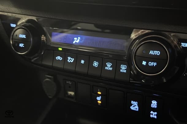 2022 Toyota Hilux 4x4 Rugged X image 20