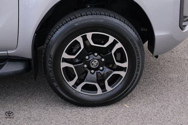 2022 Toyota Hilux SR5 image 6