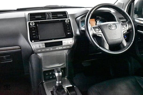 2019 Toyota Prado VX image 6