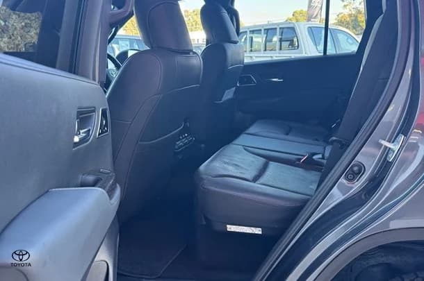 2021 Toyota Landcruiser GR-S image 13
