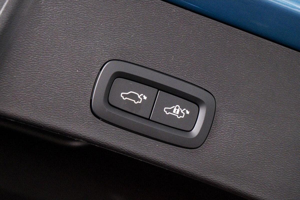 2024 Volvo XC40 Ultra B4 Bright Auto AWD MY25 image 12