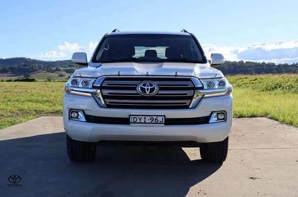 2018 Toyota Landcruiser VX image 2