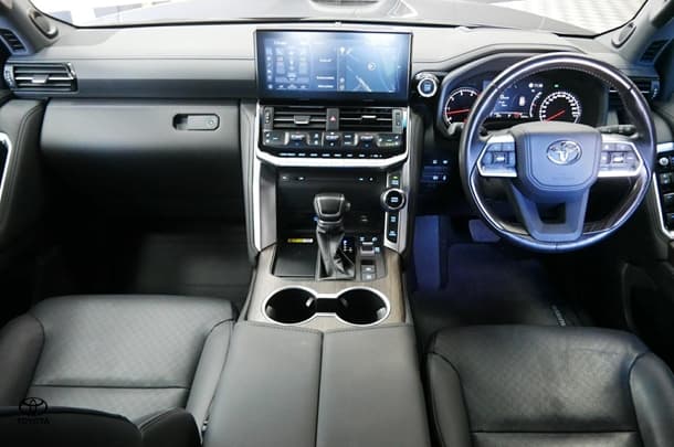 2023 Toyota Landcruiser Sahara image 9