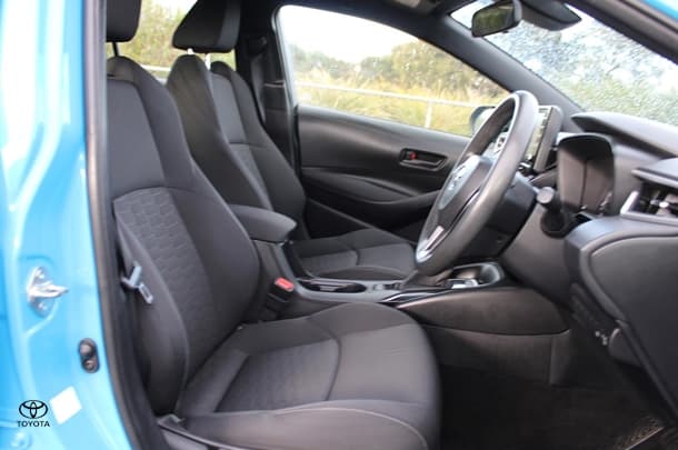 2022 Toyota Corolla Hatch Hybrid Ascent Sport image 17