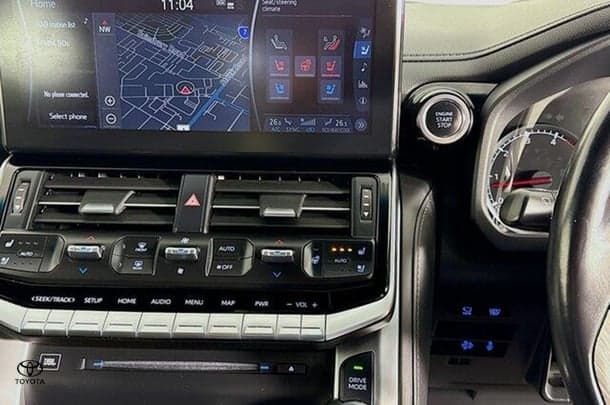 2022 Toyota LANDCRUISER Sahara ZX image 14