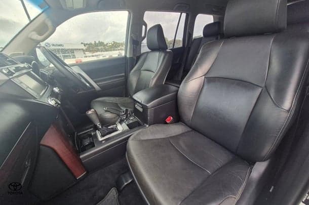 2017 Toyota Prado VX image 13