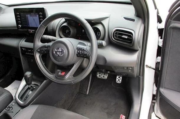 2022 Toyota Yaris Cross Hybrid GR-S image 19