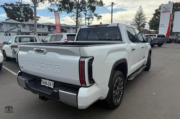 2023 Toyota Tundra Limited image 4