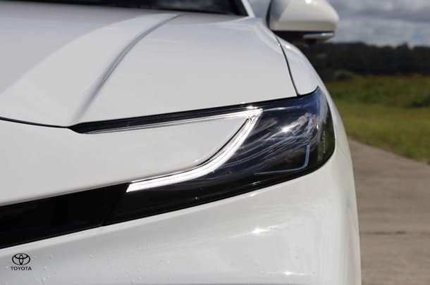 2024 Toyota Camry Hybrid SL image 10