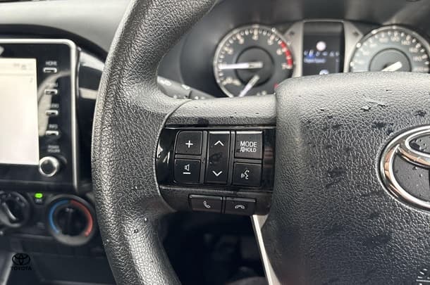 2023 Toyota HILUX Workmate image 17