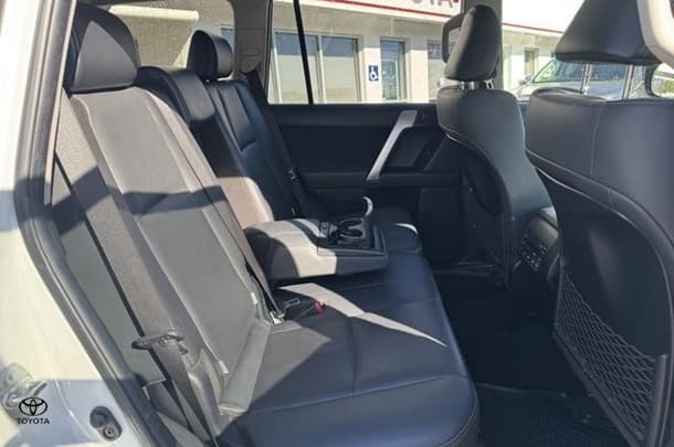 2022 Toyota Prado GXL image 16