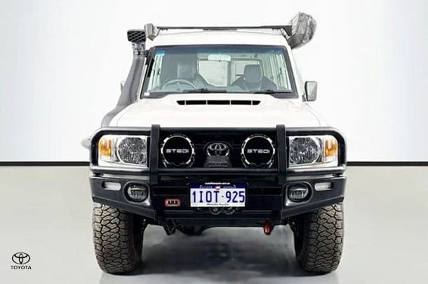 2022 Toyota LANDCRUISER MILITARY WorkMate image 2