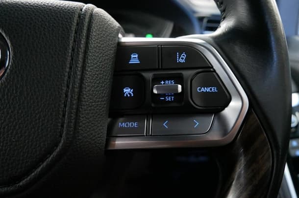 2023 Toyota Landcruiser Sahara image 19