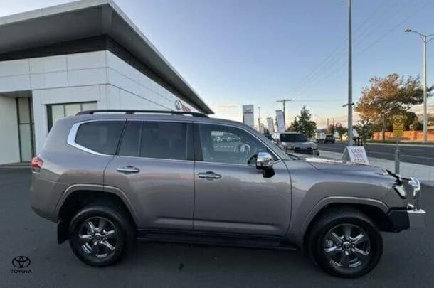 2022 Toyota Landcruiser Sahara image 2